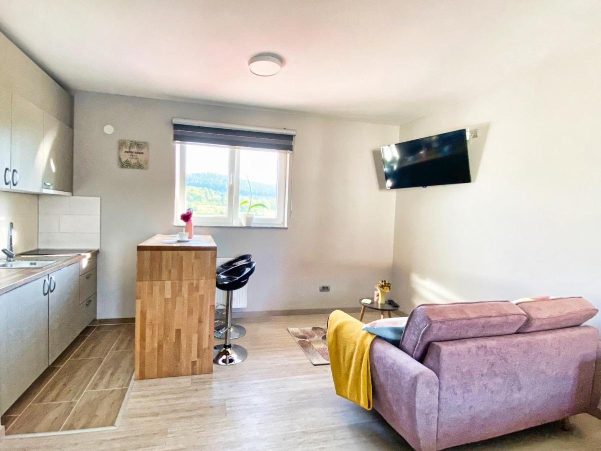 Apartmani Fenestra Оточац Екстер'єр фото
