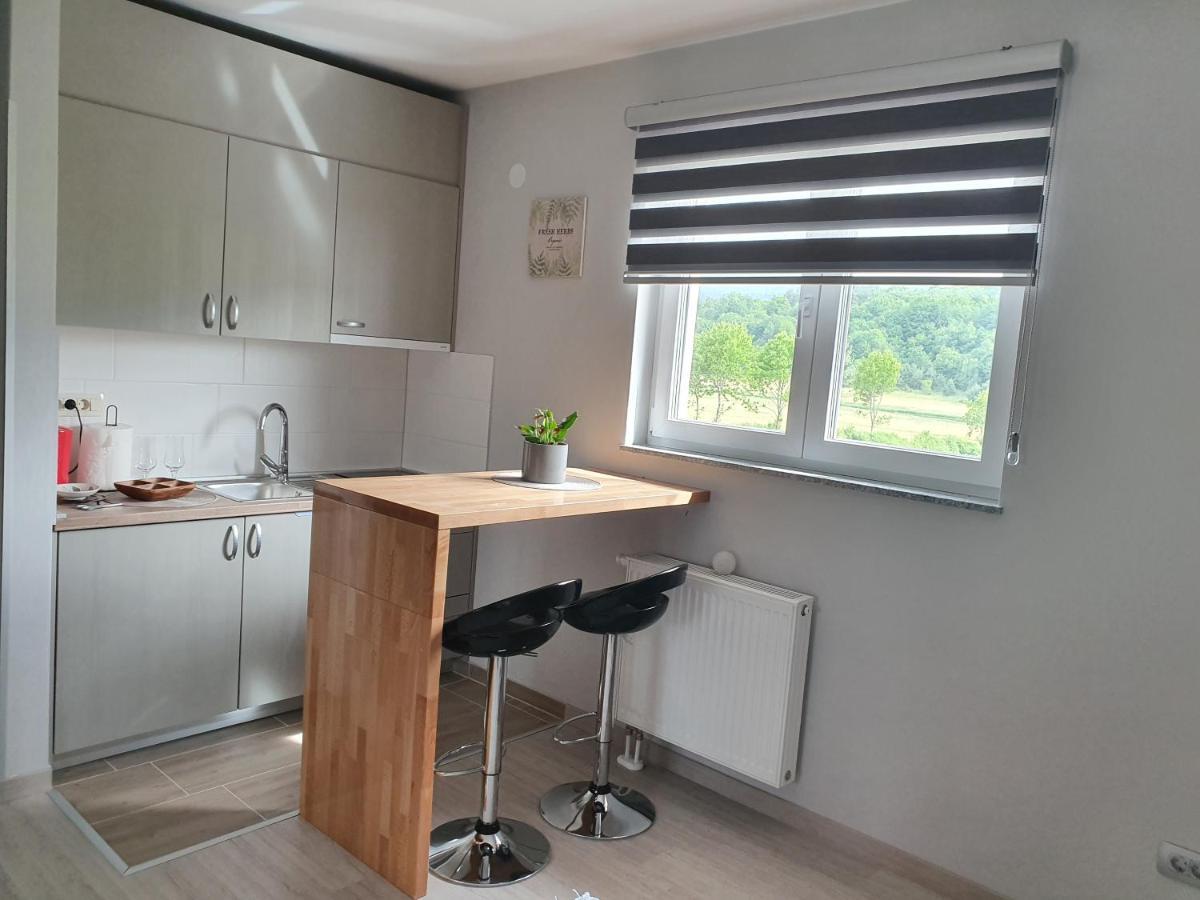 Apartmani Fenestra Оточац Екстер'єр фото